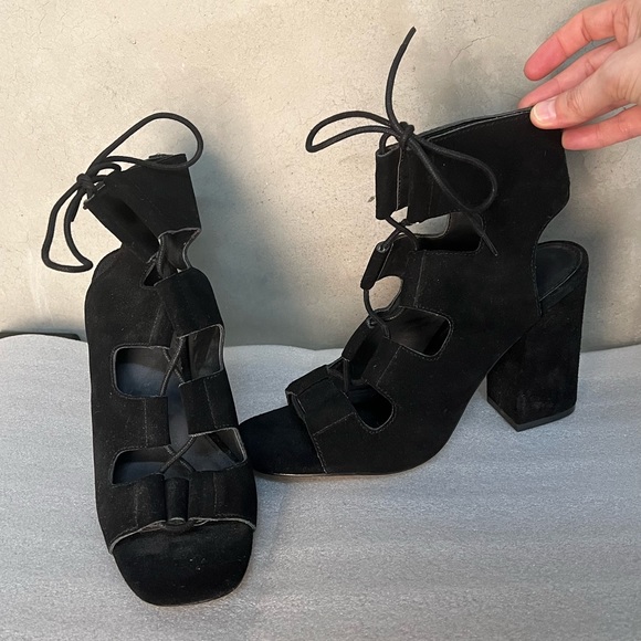Urban Outfitters Shoes - URBAN OUTFITTERS NWOT STRAPPY SANDALS